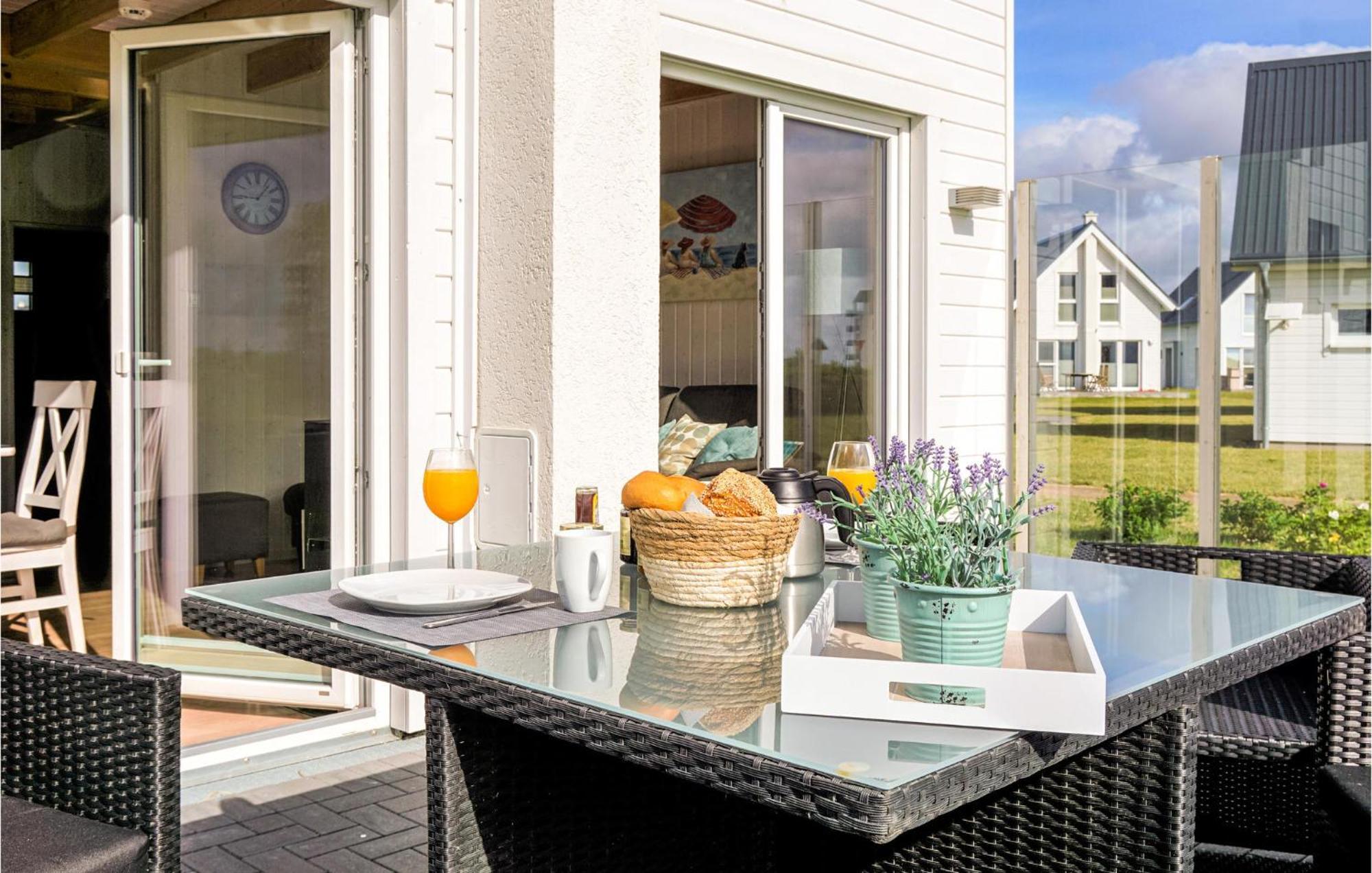 Stunning Home In Ostseeresort Olpenitz With Sauna Exteriör bild